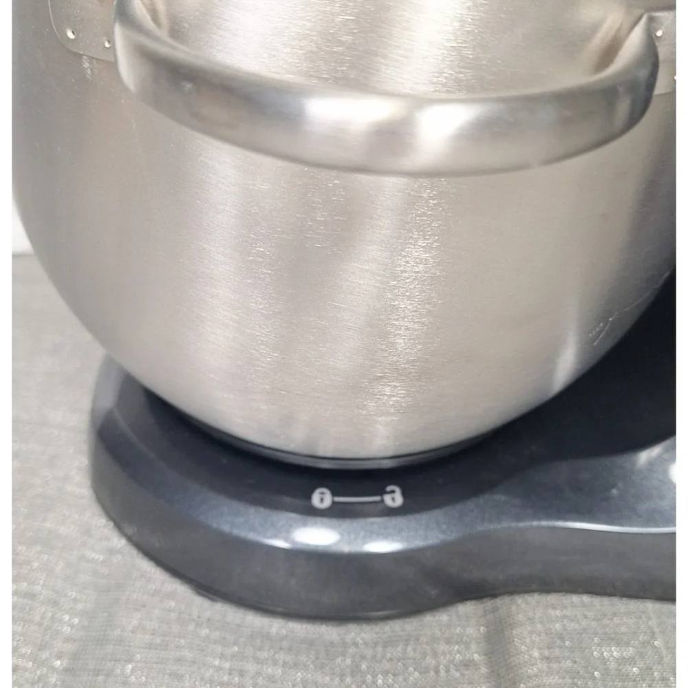 Hamilton Beach 7 Speed Stand Mixer 63394 Metallic Black Bowl and Cover‎